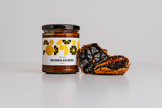 Mayonesa de ajo negro Toque de Aaron con ajo negro
